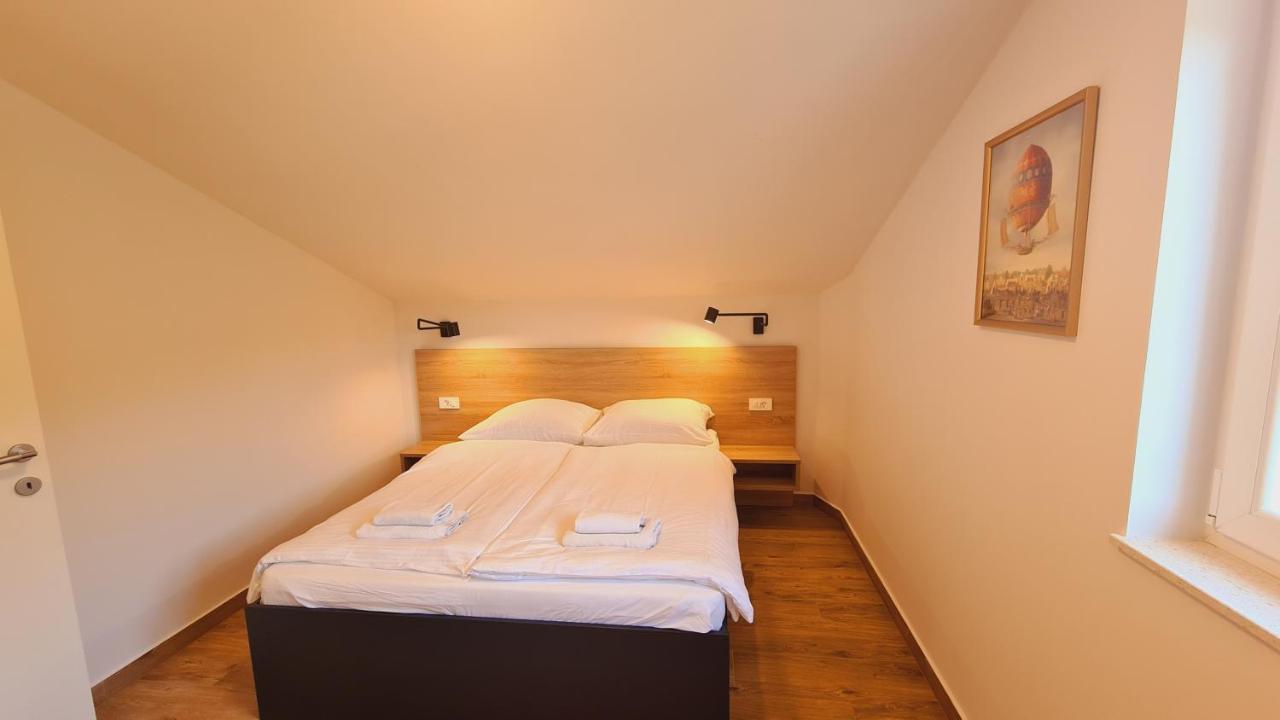 Apartments Nina Rab Town Bagian luar foto