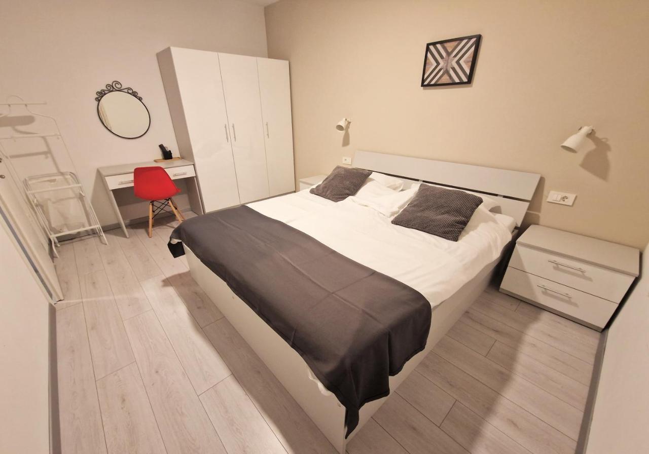 Apartments Nina Rab Town Bagian luar foto