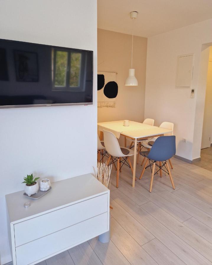 Apartments Nina Rab Town Bagian luar foto