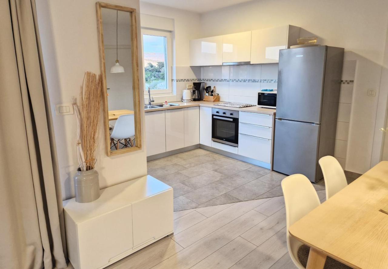 Apartments Nina Rab Town Bagian luar foto