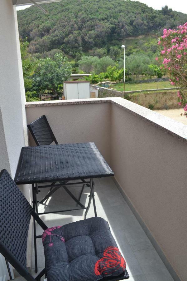 Apartments Nina Rab Town Bagian luar foto