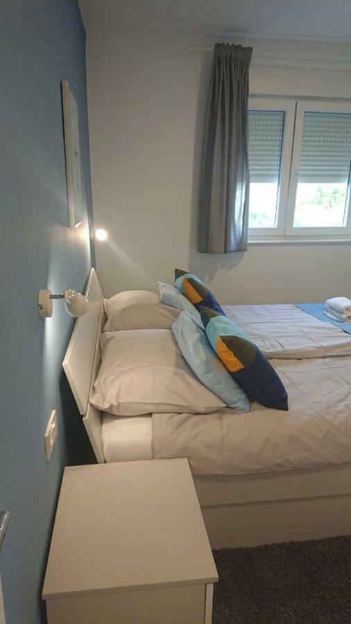 Apartments Nina Rab Town Bagian luar foto