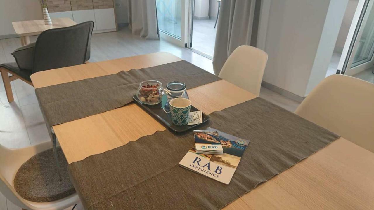 Apartments Nina Rab Town Bagian luar foto