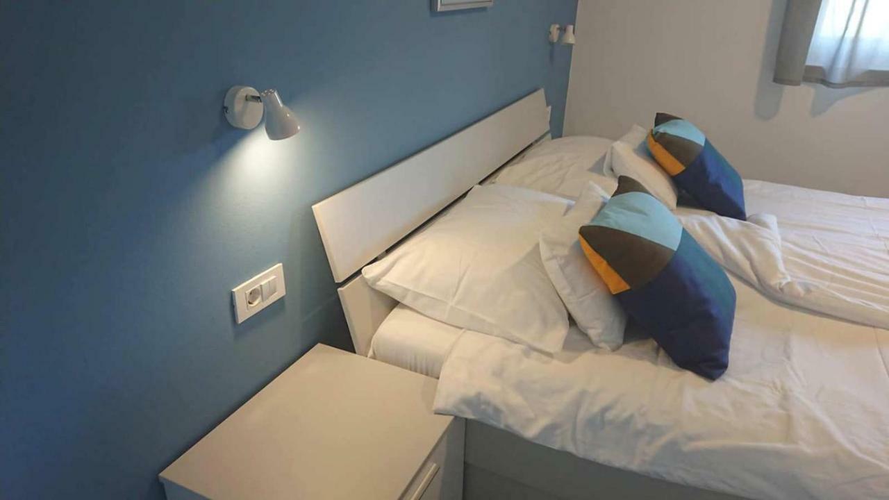 Apartments Nina Rab Town Bagian luar foto